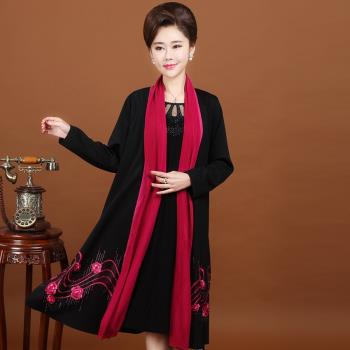 典雲間春裝高檔女裝外套媽媽繡花披肩中老年40-50歲大碼風衣外披