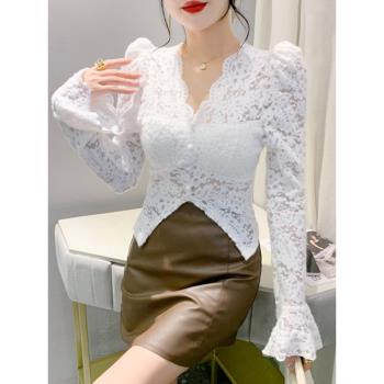 時髦女人味蕾絲上衣女秋冬歐貨V領網紗長袖T恤氣質修身開叉打底衫