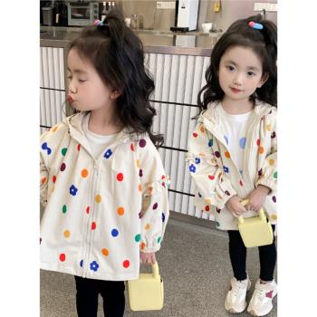 幼兒外套春秋季2024新款小童洋氣時髦連帽上衣女寶寶春裝韓版風衣