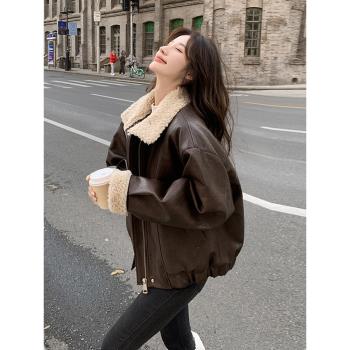 美拉德咖色皮衣外套女冬季加絨加厚短款皮毛一體羊羔毛機車pu棉服