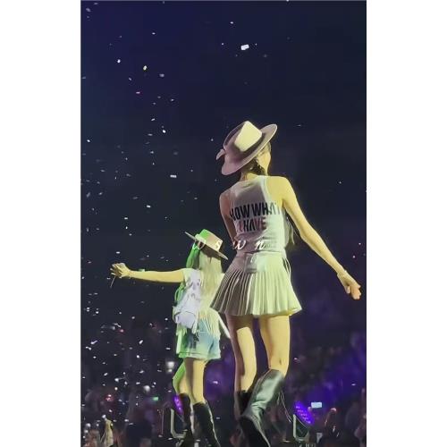 張元英轉圈扭屁股明星同款百褶半身裙女夏季高腰辣妹性感背心短裙