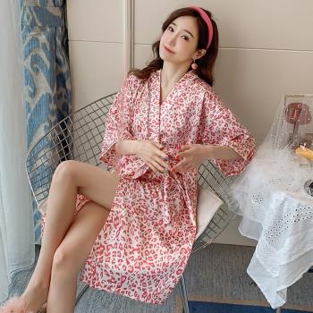 睡袍女夏季冰絲薄款性感豹紋睡衣女2021年新款浴袍中長款甜美睡裙