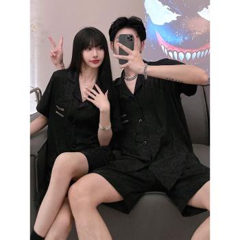 情侶睡衣薄款女夏季性感翻領冰絲短袖短褲家居服男模擬絲黑色套裝