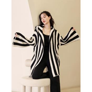 睡衣女秋冬季珊瑚絨加絨加厚毛絨吊帶時尚網紅大牌風家居服三件套