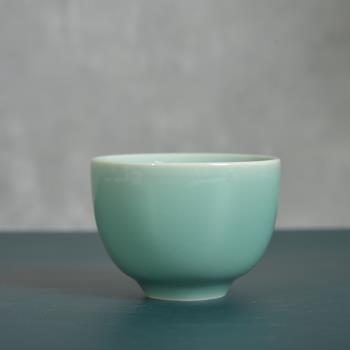 龍泉青瓷素色小杯子高檔陶瓷主人杯功夫茶具品茗杯斗笠杯小茶碗