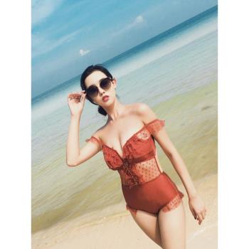泳衣女連體性感保守網紅同款蕾絲比基尼高階度假泡溫泉游泳裝