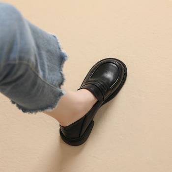 樂福鞋41一43平底英倫大碼女鞋