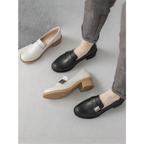 布洛克小皮鞋女2025年秋冬新款加絨粗跟單鞋英倫風樂福鞋工作鞋