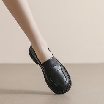 春秋平底職業大碼41一43樂福鞋