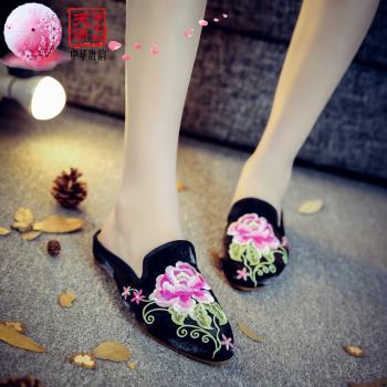 老北京布鞋女夏季時尚百搭包頭半拖中國風刺繡緞面尖頭涼鞋涼拖鞋