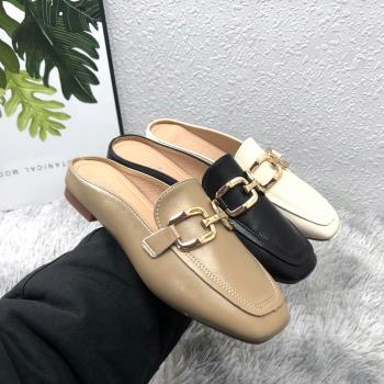 漆皮包頭金屬扣平底外穿女鞋