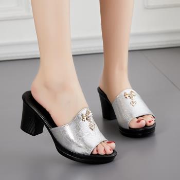 真皮水鉆休閑中年婦女41-43拖鞋