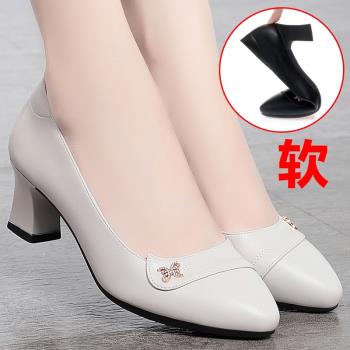 中跟軟底春秋真皮時尚女士媽媽鞋
