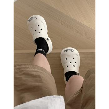 運動風軟底eva踩屎感簡約防滑包頭洞洞鞋情侶夏季外穿涼鞋男女士