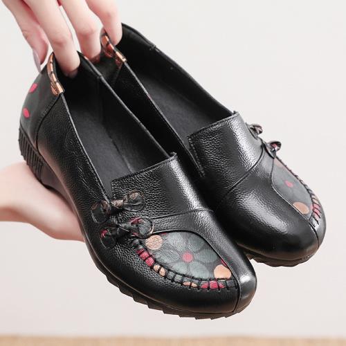 春秋款媽媽鞋真皮軟底民族風中老年皮鞋舒適圓頭大碼女鞋低跟單鞋