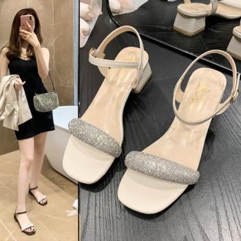 真皮一字扣帶涼鞋女2022夏季粗跟鑲鉆舒適露趾百搭仙女風女鞋