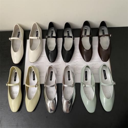 2026春秋新款平底一字扣帶法式銀色瑪麗珍鞋設計感女小皮鞋奶奶鞋