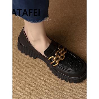 TATA復古厚底金屬女鞋