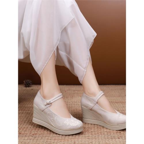 25老北京高跟古裝中國風繡花鞋增高古風鞋女漢服鞋民族風坡跟單鞋