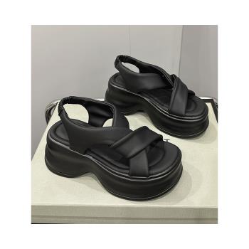 不磨腳小個子增高8cm厚底涼鞋女軟皮鬆糕麵包鞋夏天女款坡跟涼鞋