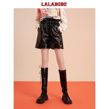 LALABOBO春秋新品千變美妝豹抽褶仿皮梭織三分短褲女|L20C-WXZD11
