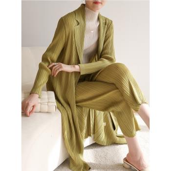 三宅衣服褶皺長款風衣女春夏款氣質簡約高階翻領純色壓褶顯瘦外套