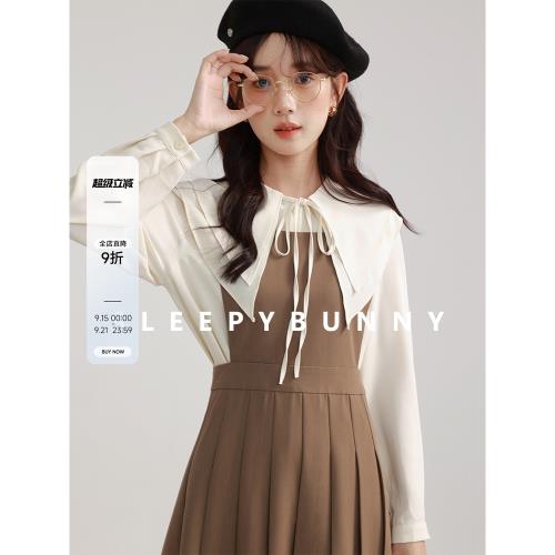 瞌睡兔 卡其色背心裙女春秋復古優雅氣質收腰顯瘦長款拼接百褶裙