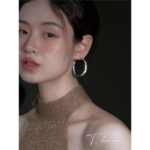 《光環效應》簡約超閃圈圈耳環小眾設計感高級2026新款耳飾耳釘
