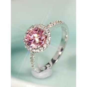 彩色寶石粉鉆戒指女 莫桑圓形微鑲純銀鍍鉑金結婚戒1克拉模擬鉆戒