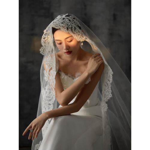 復古蕾絲花邊長款拖尾頭紗油畫婚紗照攝影拍照跟妝造型高級感頭飾