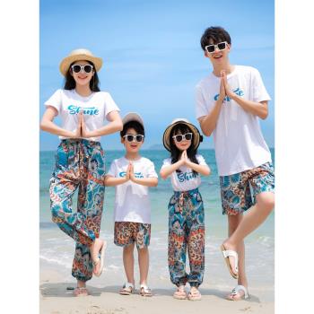 沙灘海邊度假親子裝2024新款夏裝潮一家三口母子母女三亞旅遊套裝