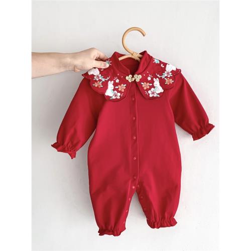 中國風女寶寶長袖紅色喜慶連體衣服百天哈衣周歲禮服刺繡純棉爬服