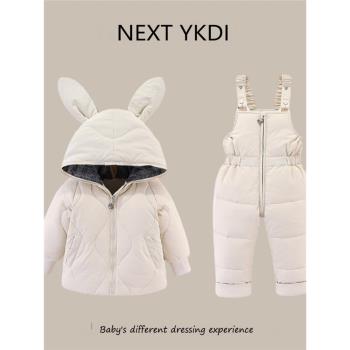 英國NEXT冬季嬰兒羽絨服套裝男女寶寶白鴨絨兒童上衣背帶褲兩件套