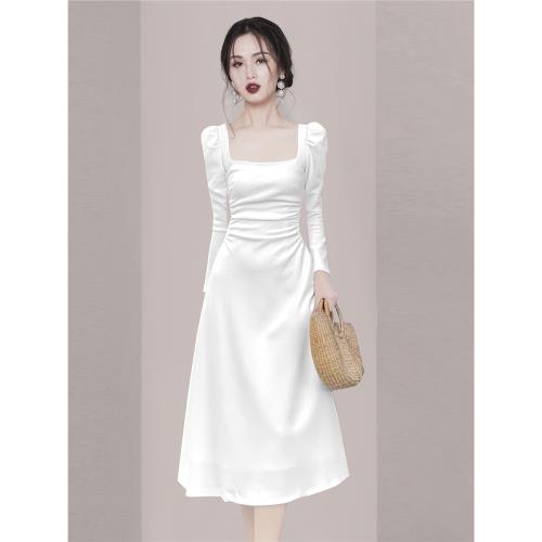 2026年春季新款白色方領長袖褶皺收腰顯瘦中長款連衣裙晚禮服裙女