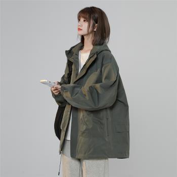 軍綠色工裝外套男美式機能風沖鋒衣春秋潮牌寬松休閑上衣情侶夾克