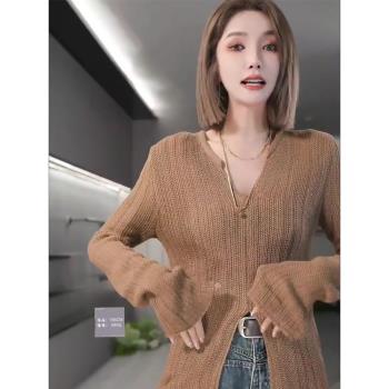 歐洲站早秋薄款針織毛衣女2023新款V領開叉設計感寬松慵懶風上衣