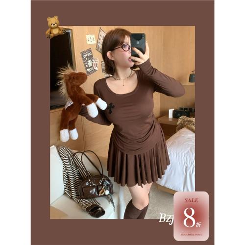 周白子 克蘿心套裝 微胖通勤U領收腰上衣&百褶半裙兩件套女套裝|時尚套裝|ETMall東森購物網