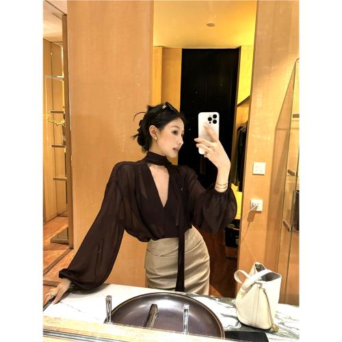 氣質黑色交叉v領長袖襯衫女秋冬咖色寬松襯衣設計感薄款飄帶上衣