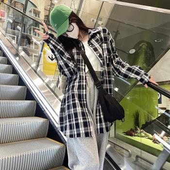 設計感格子襯衫女2021年春秋新款洋氣時尚寬松中長袖襯衣港風上衣