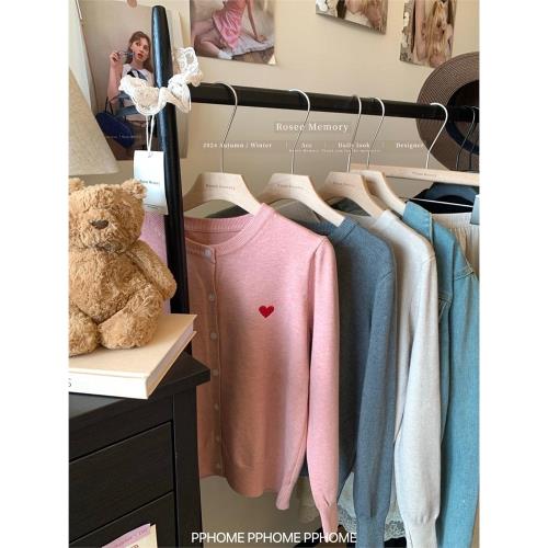 PPHOME自制~甜蜜小桃 愛心刺繡針織開衫早秋軟糯圓領正肩針織外套