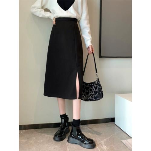 顯瘦咖色中長款冬天配毛衣半身裙