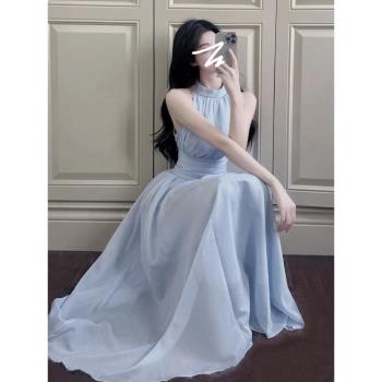 無袖掛脖連衣裙子女秋季2024新款海邊度假設計感氣質法式收腰長裙