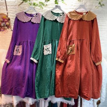 熊姑娘連衣裙2025春秋新款亞麻荷葉邊翻領刺繡長袖寬松大碼女長款