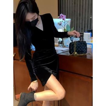 高階女人味絲絨包臀打底連衣裙秋冬修身性感氣質名媛宴會禮服裙子