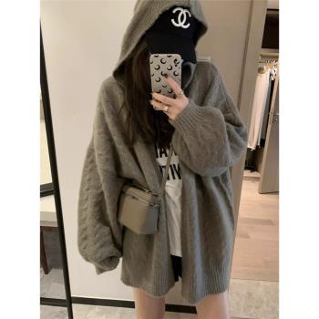 奶呼呼灰色連帽毛衣外套女秋冬寬燈籠袖慵懶高階感中長款針織開衫