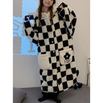 2022年新款格子睡袍珊瑚絨睡衣女秋冬季加厚加絨長款法蘭絨家居服