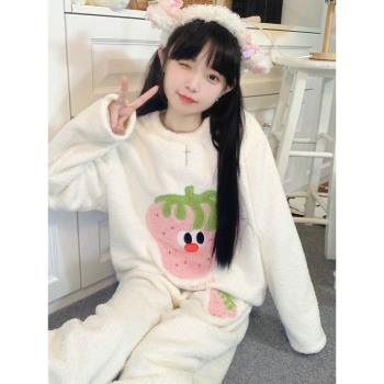 女冬季法蘭絨保暖甜美圓領睡衣