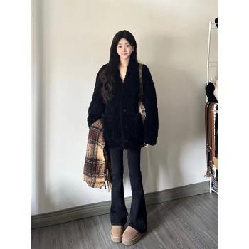 黑色羊羔毛外套加厚毛毛外套女2024秋冬款V領羊羔絨皮毛一體大衣