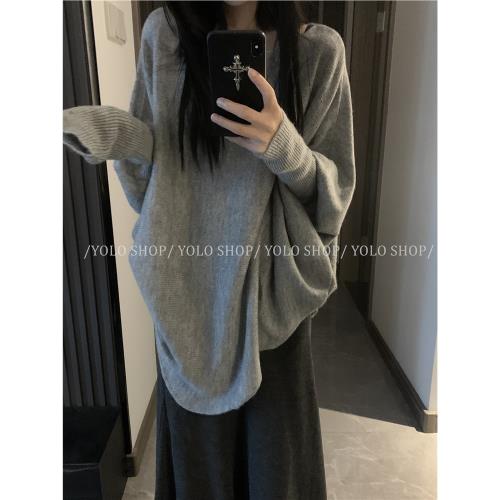 YOLO SHOP慵懶感小眾羊毛寬松蝙蝠袖套頭毛衣 松弛下擺不規則設計