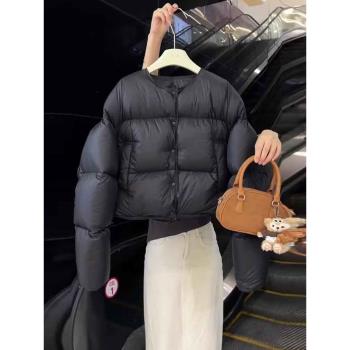 2024年冬季設計感圓領短款羽絨服